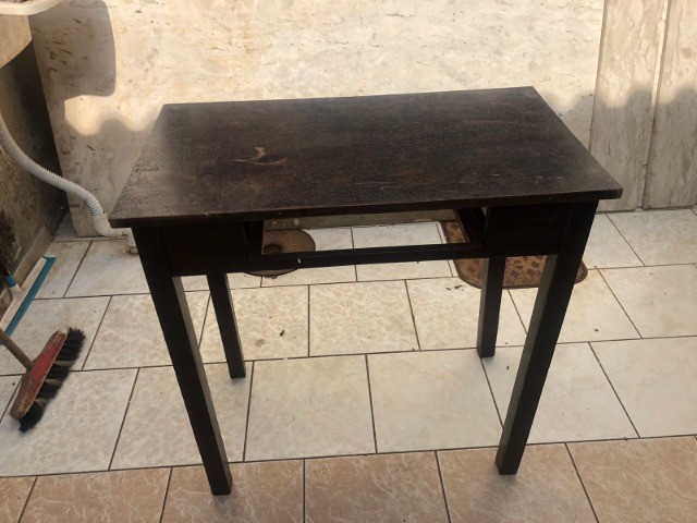 Aparador/escrivaninha Em Peroba Do Campo (no Estado)