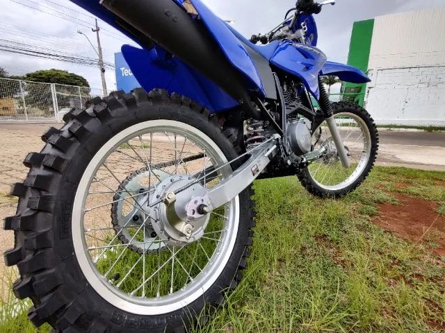 Guararema Off Road: aceleramos a Yamaha TT-R 230 na terra