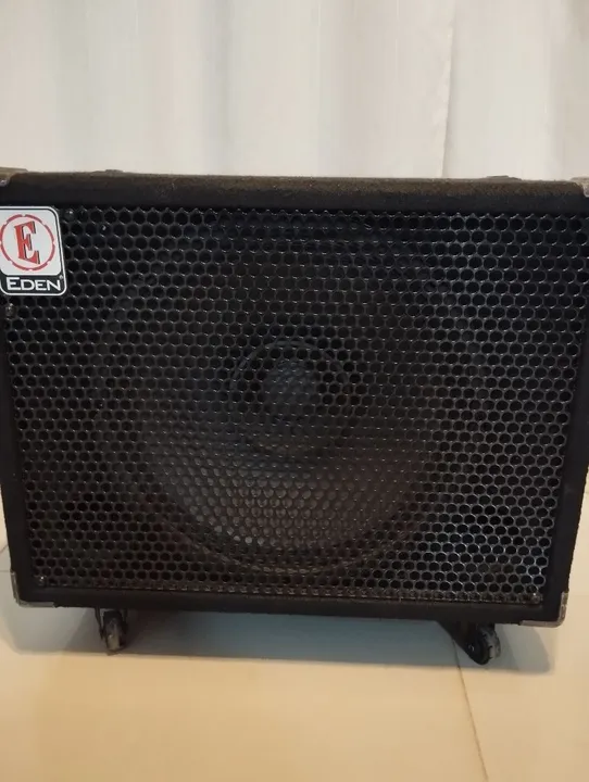 Caixa éden 115, 300w, 8 omms muito nova