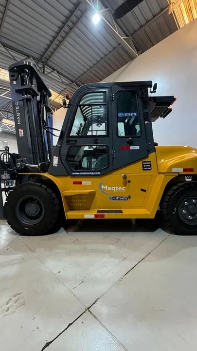 EMPILHADEIRA 7T CABINADA DISPONÍVEL PARA LOCAÇÃO