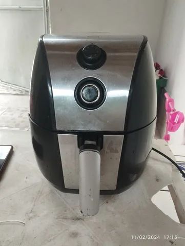 Detalhes da Air Fryer Britânia BFR02PI