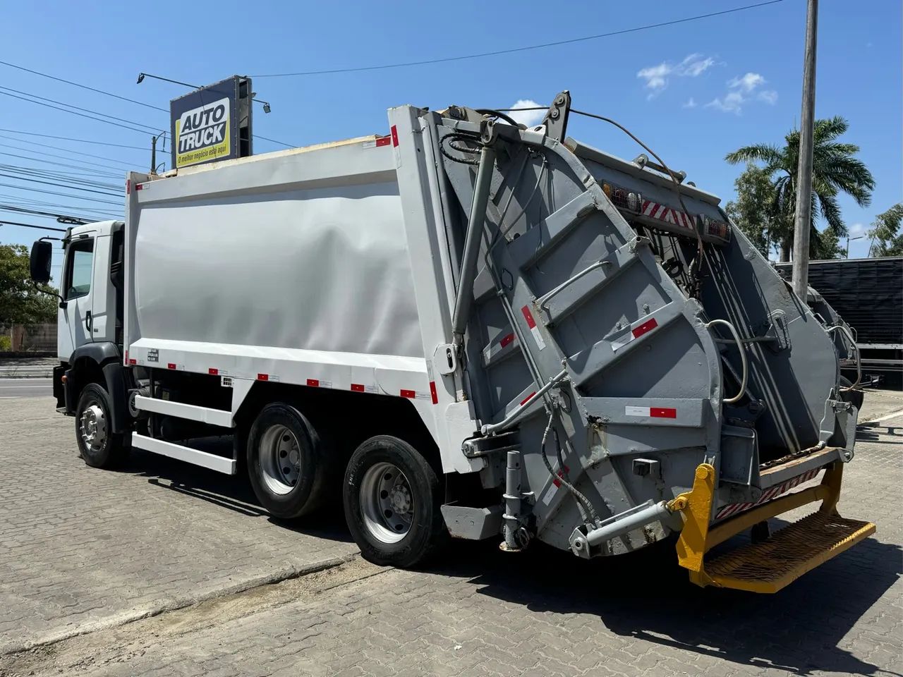 Vw 17-260 Compactador 6x2 ano 2017 caixa Planalto de 16m3 - Foto 2
