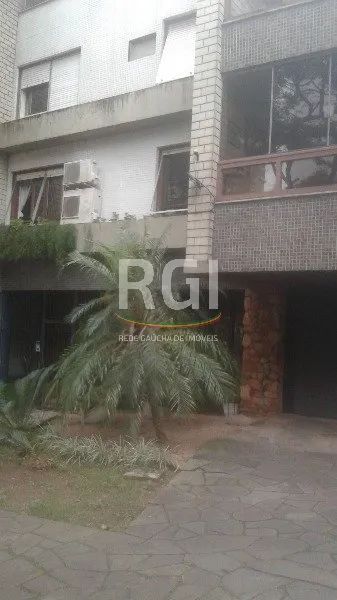 APARTAMENTO COM TODAS AS PEÇAS MUITO AMPLAS, SACADA FECHADA COM CHURRASQUEIRA. PARTE SOCIA