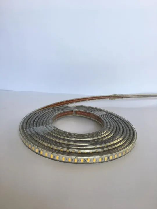 fita de led blindada com 5 metros luz amarela 