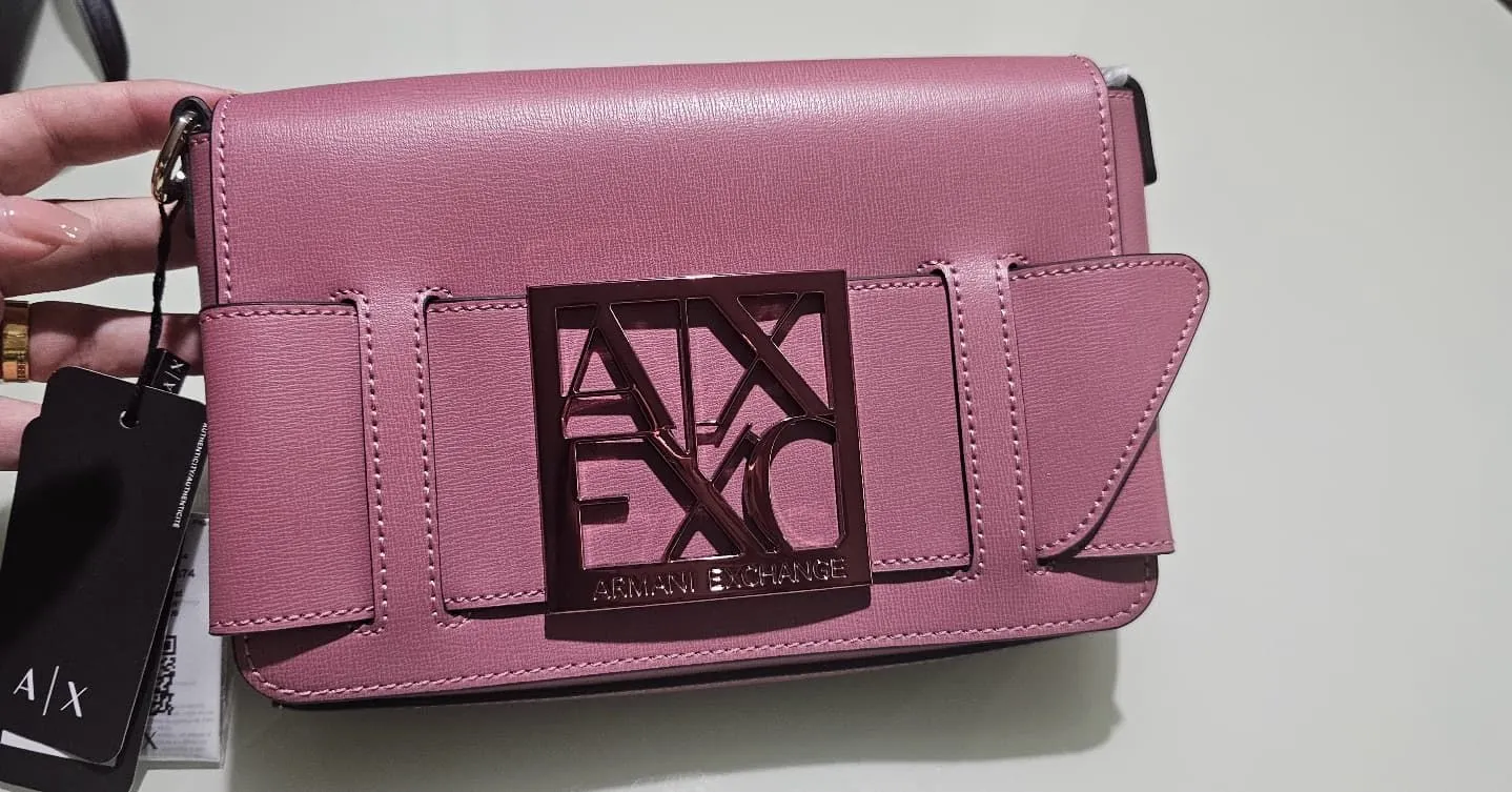 Bolsa Armani Exchange Nunca usada Aceito cartão