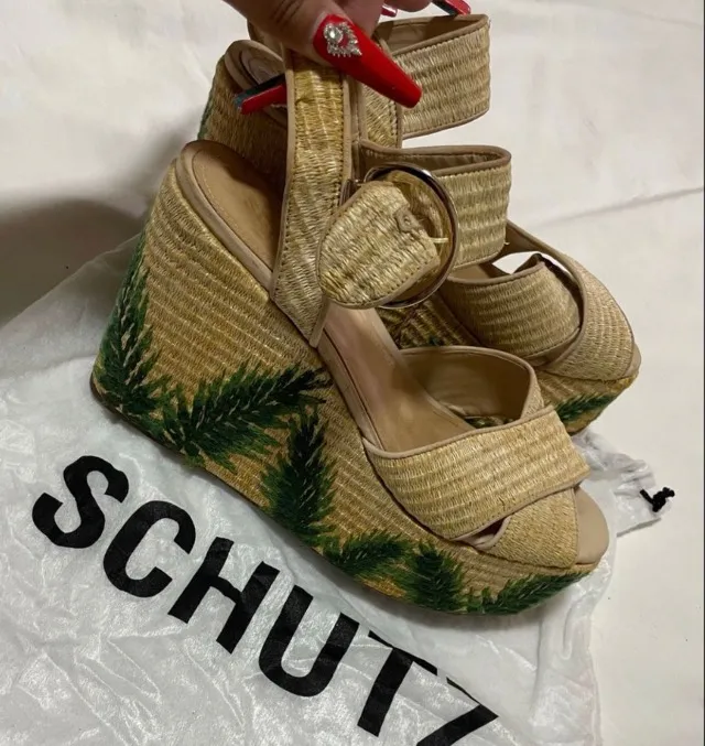 Sandalia anabela Schütz TAM 39