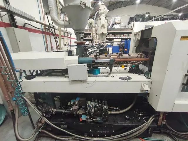 INJETORA DE PLASTICOS ROMI PRIMAX 100 R ANO 2002 - Foto 2