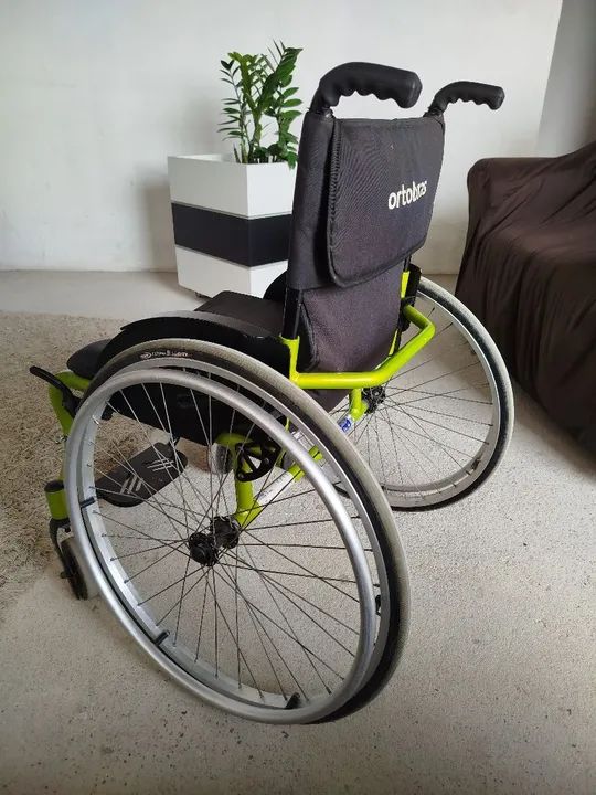 Cadeira de Rodas Ortopédica
