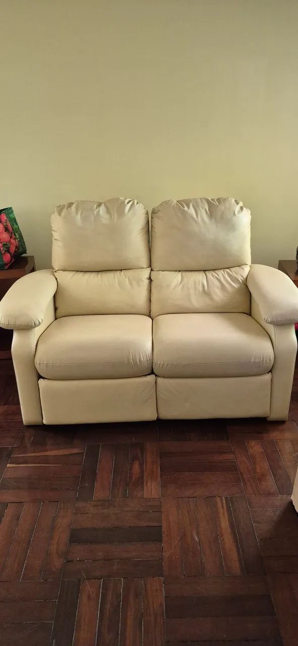 Sofá Reclinável de Couro sintético 2 Lugares 