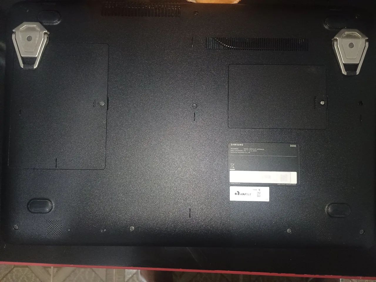 Notebook Samsung com adesivos de Naruto - Foto 4