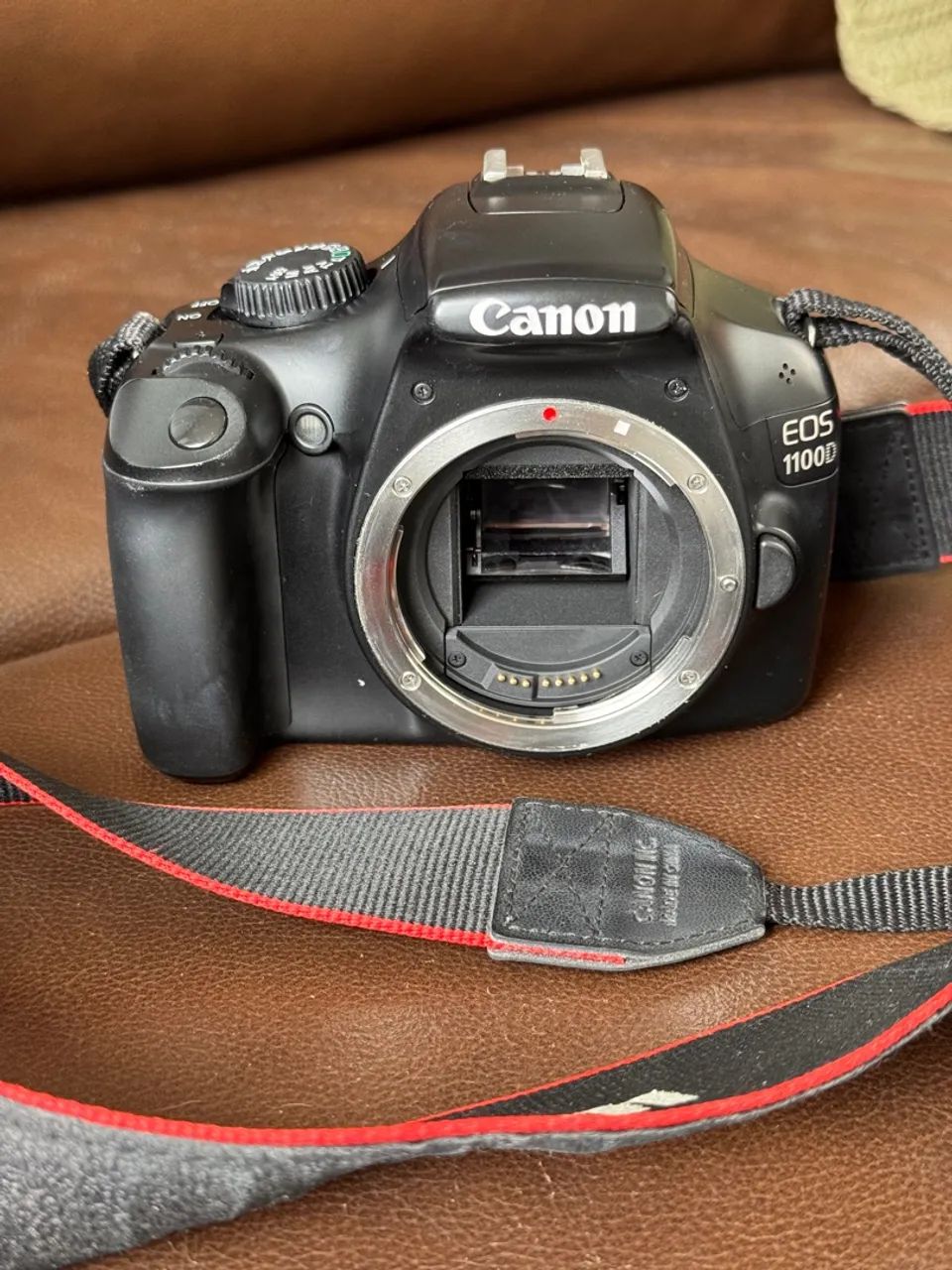 Câmera Canon EOS 1100 D + Lente EF-S 18-135mm. Completa em Perfeito Estado  - Foto 6