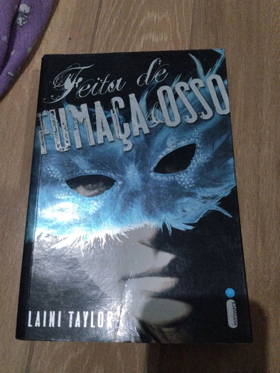 Daughter of Smoke and Bone - Laini Taylor