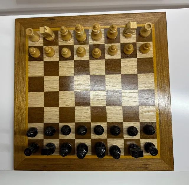 Jogo de Xadrez Artesanal em Madeira - Tabuleiro e Peças (32x32cm) - Foto 5