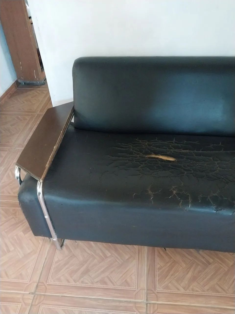 Black sofa64301926042753123