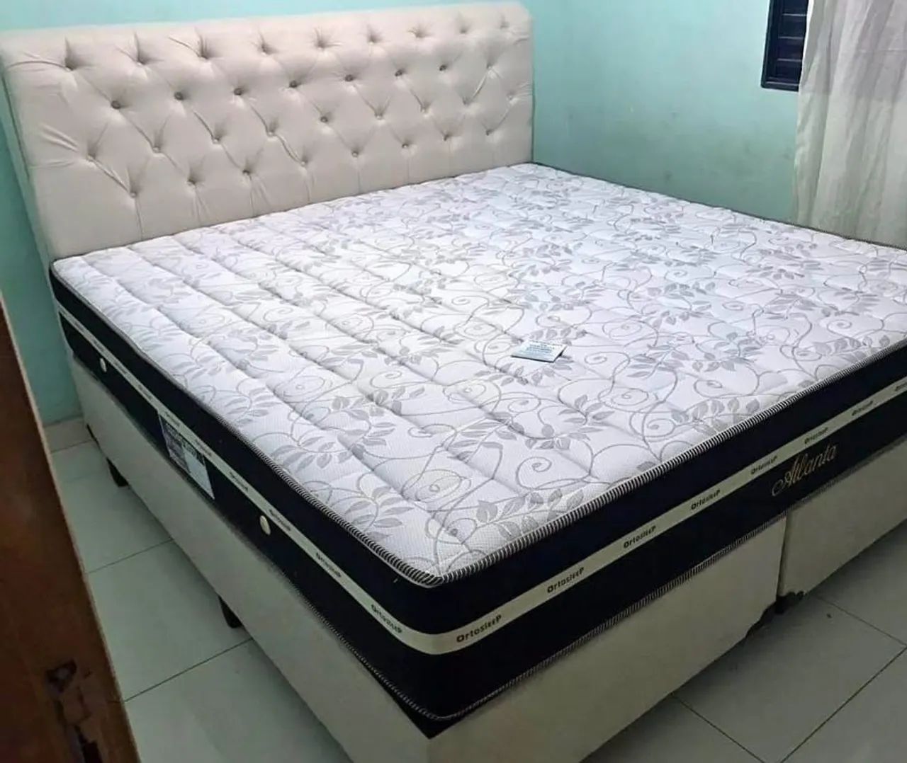 Cama Queen com cabeceira 