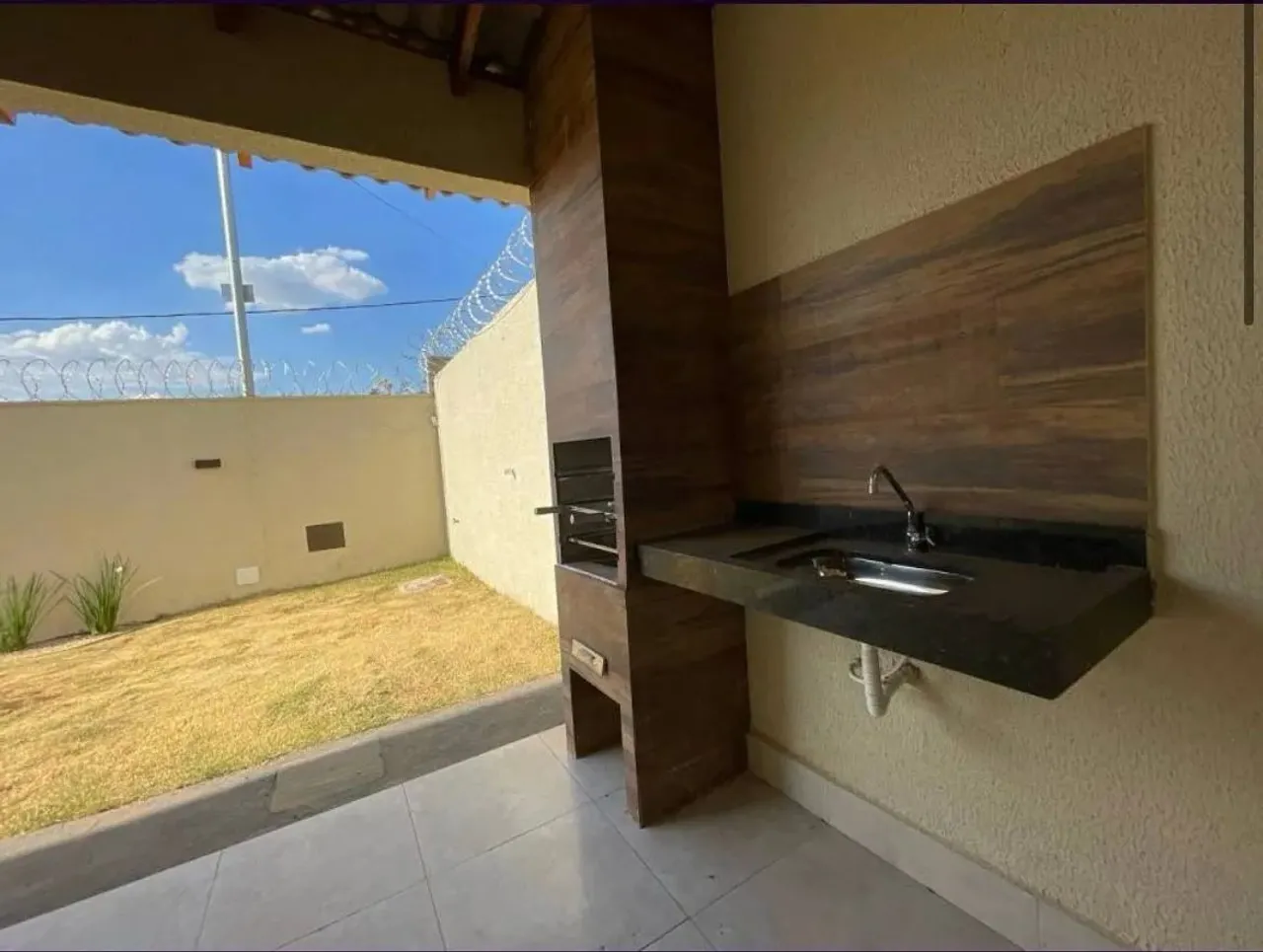 Casa Nova no Moinho dos Ventos por 440 Mil de 3 QTOS e 2 Banheiros.
