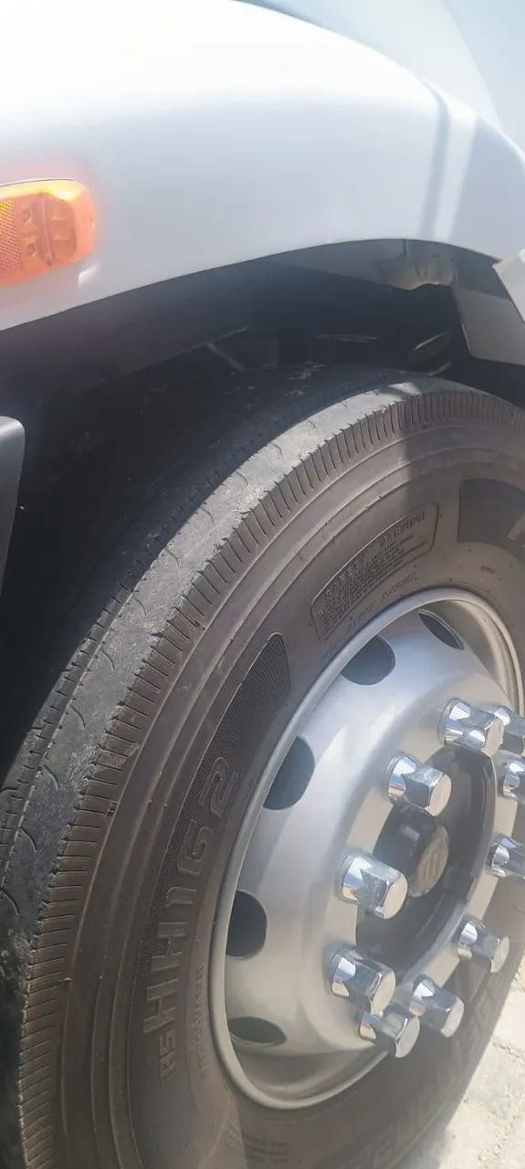 caminhão toco caçamba categoria especial com reduzida e cabine de fibra muito boa  - Foto 8