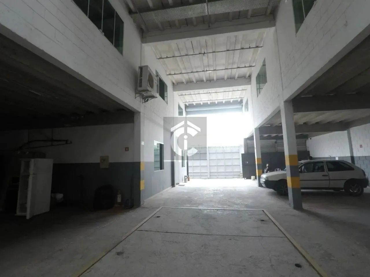 Galpão à venda, 2500m², entrada para caminhão, escritório e elevador - Mooca. - Foto 2