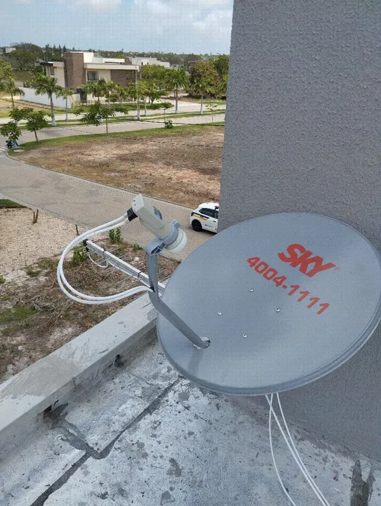 Antenas e matérias para instalação e manutenção de antenas em geral .