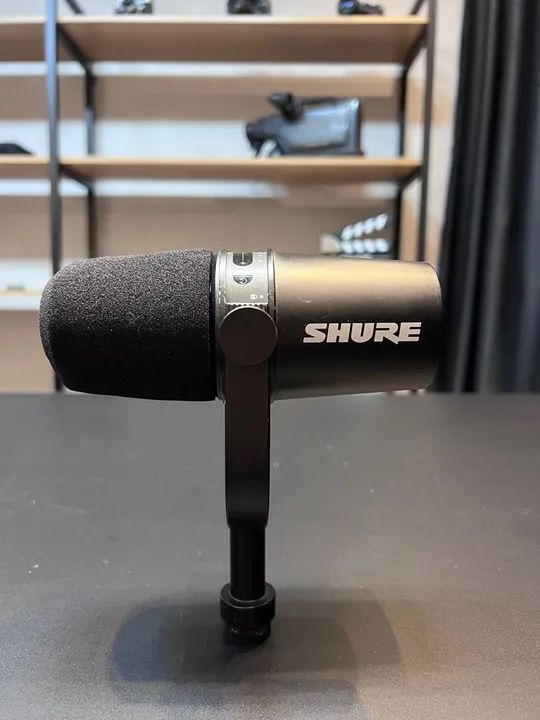 Shure MV7 - Microfone Dinâmico