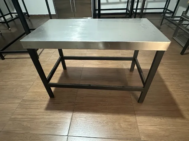 Mesa Lisa para restaurante