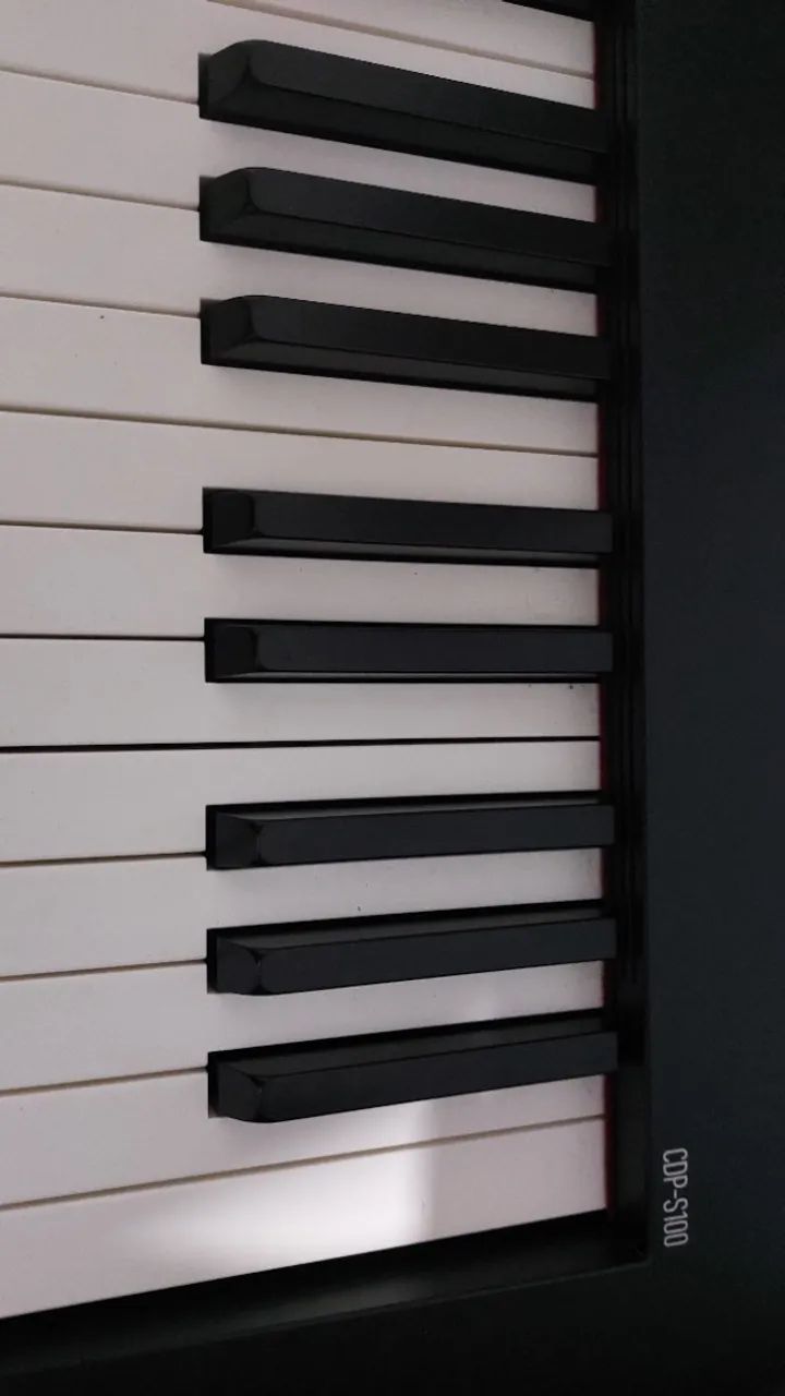 Piano casio cdp s100 - pouco uso, com pedal sustain, todos os cabos originais + cabo MIDI. - Foto 4