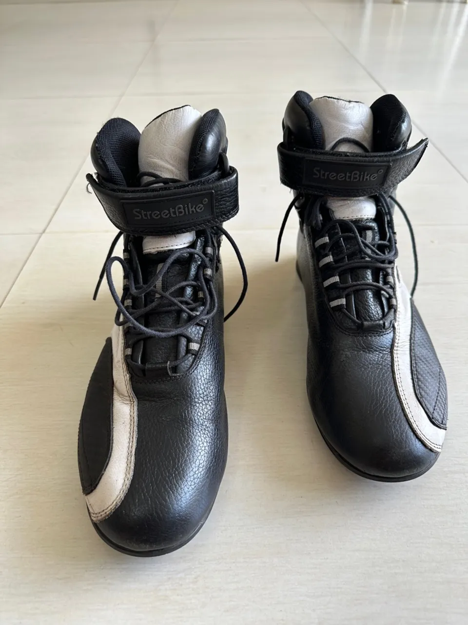 Vendo Bota motoqueiro Couro StreetBike Cano Médio - Tamanho 39/40 - Usada