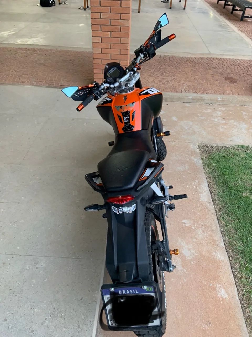 Vendo moto Duke 200