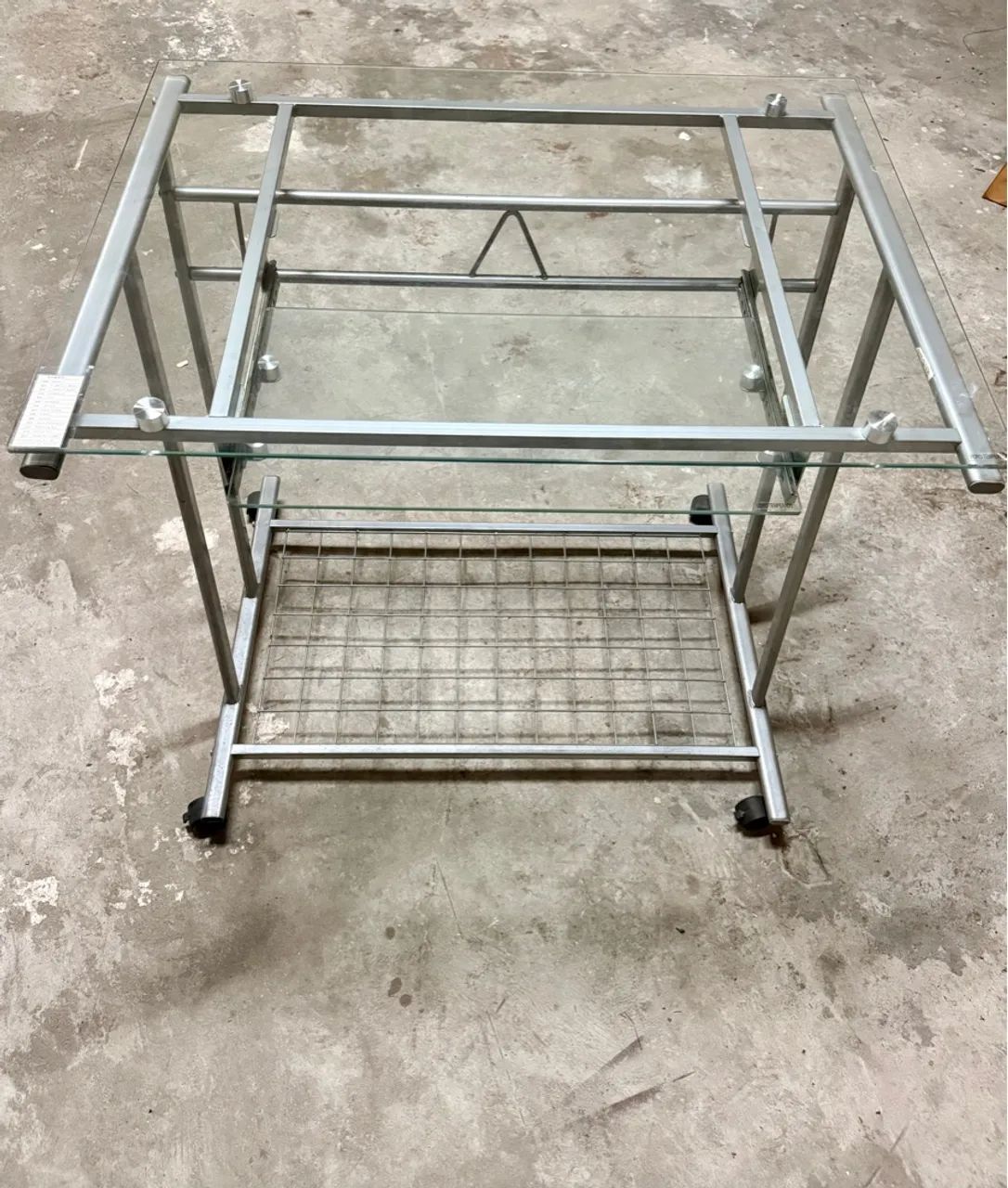 Mesa para Escritório em metal e vidro - Foto 5
