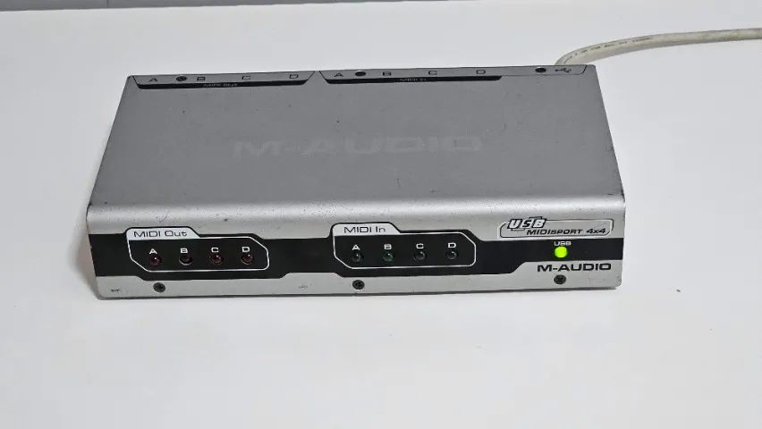 Placa Midi MAudio 4x4