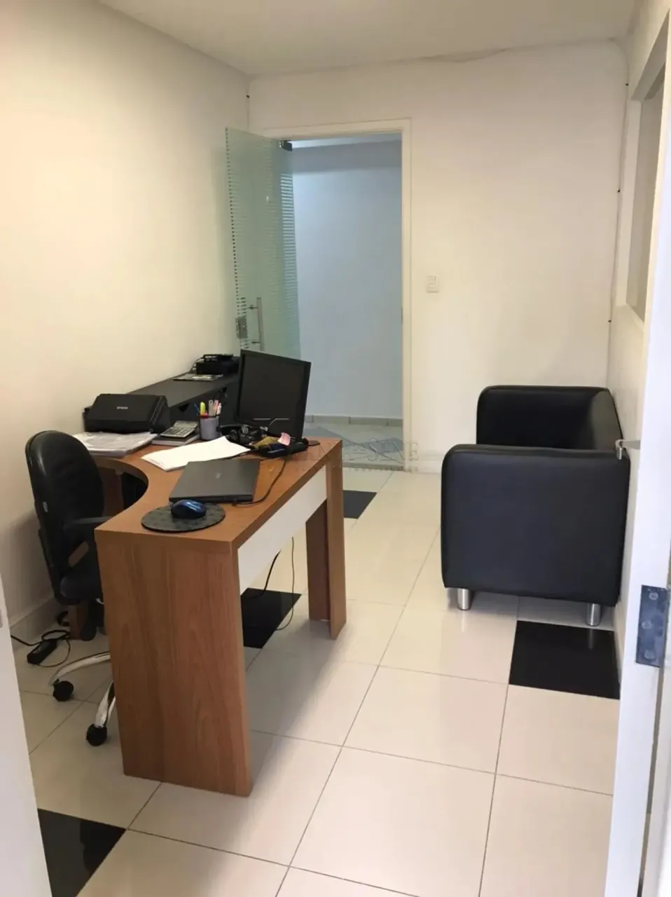 SALA COMERCIAL MOBILIADA PARA LOCAÇÃO NO AQUARIUS | SJC