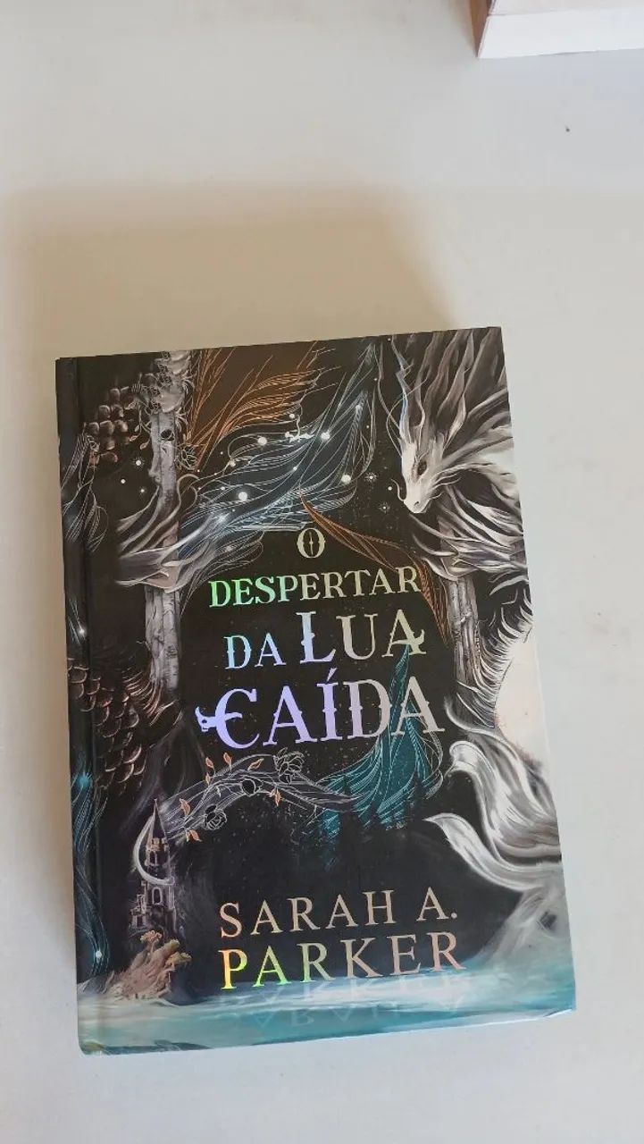 O despertar da lua caida