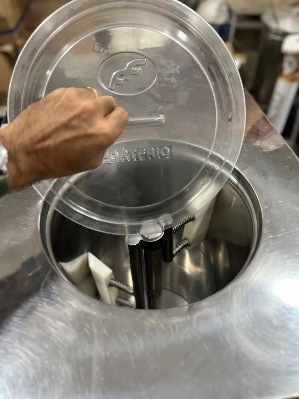 Máquina de sorvete Eletrofrios  - S40 - Cabeçote invertido - bojo 16L  - Foto 5