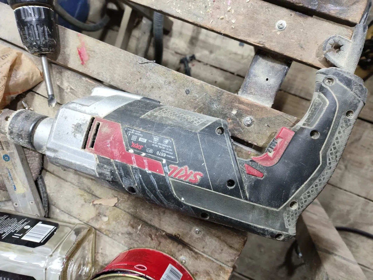 Furadeira Skil 6570 para trabalhos pesados