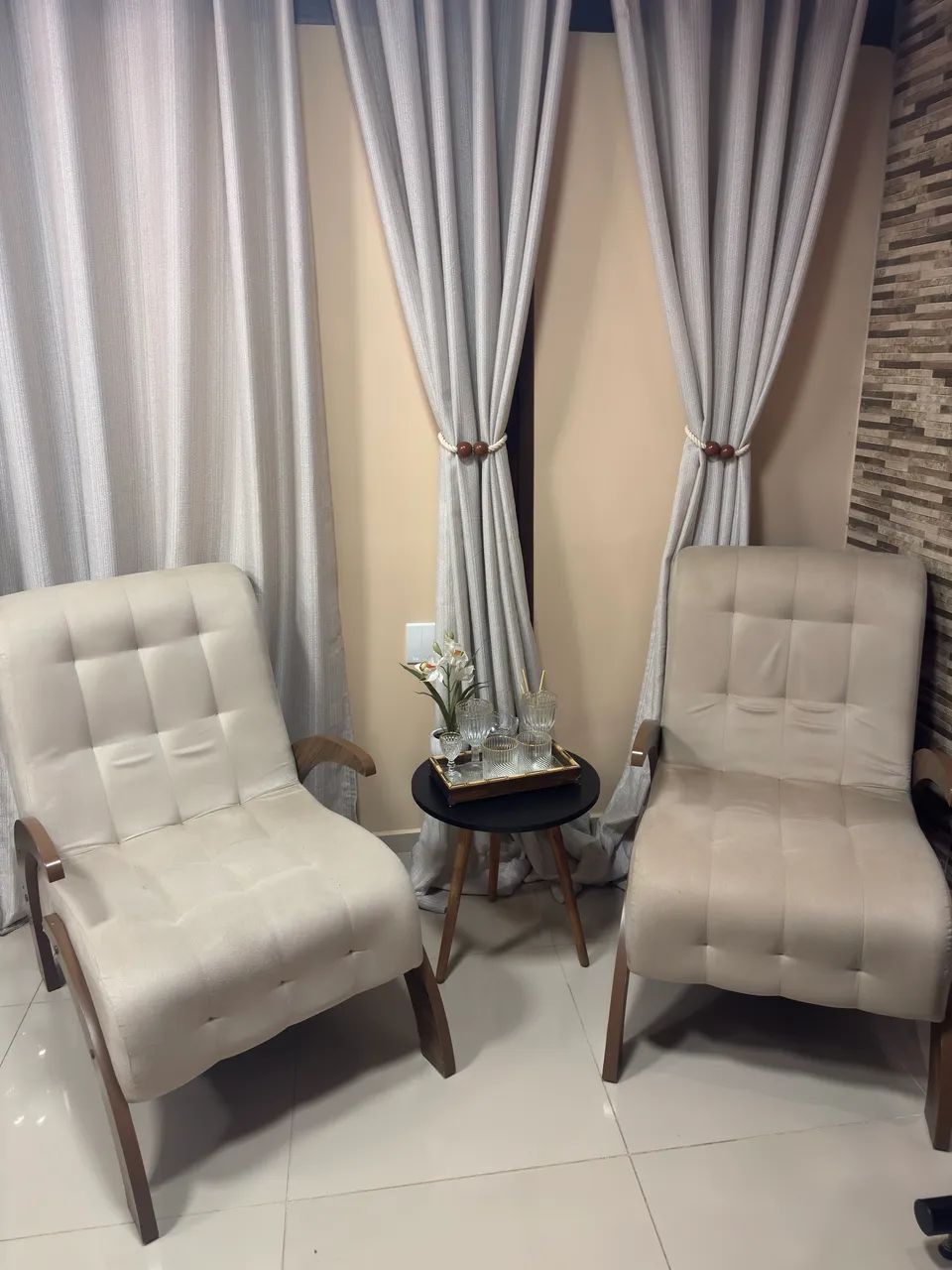 Side table64297636923265120