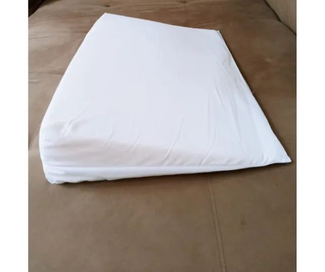Travesseiro antirrefluxo bebê inclinado Fibrasca 37x58x12cm
