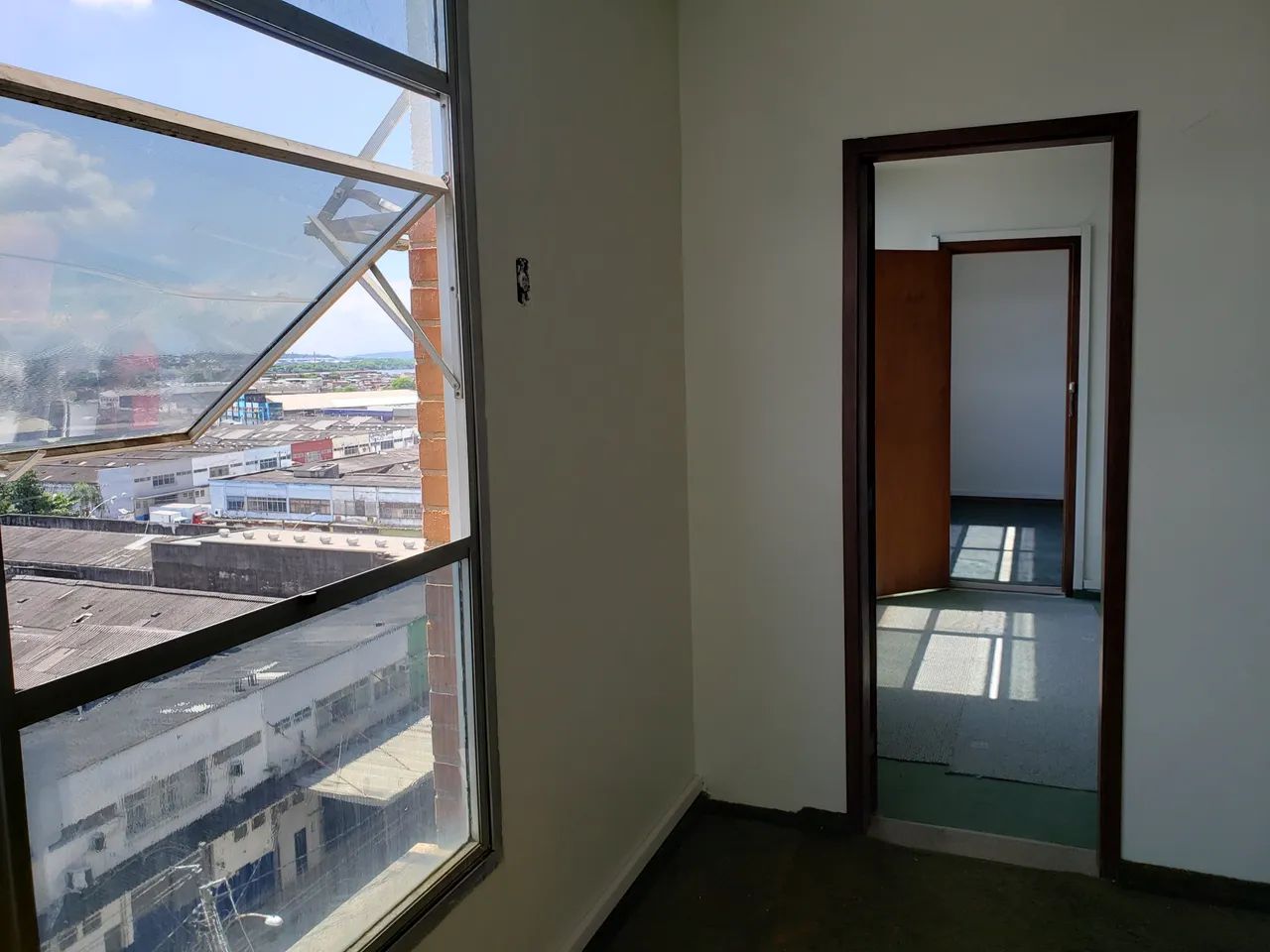 SALAS COMERCIAIS INTEGRADAS, NO PRÉDIO DA BGA, 90 m², ENTRADAS INDEPENDENTES, SOL DA MANHÃ - Foto 5