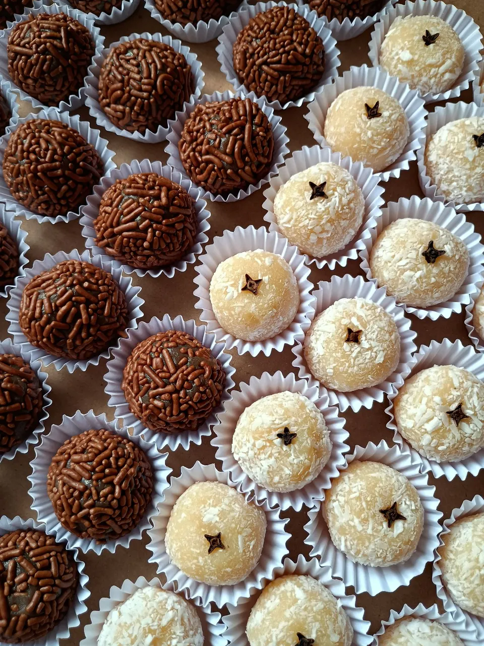 Caixa de Brigadeiros Gourmet de 15g da mais alta qualidade!
