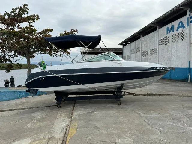 Lancha Triton 200 Open com refit completo 