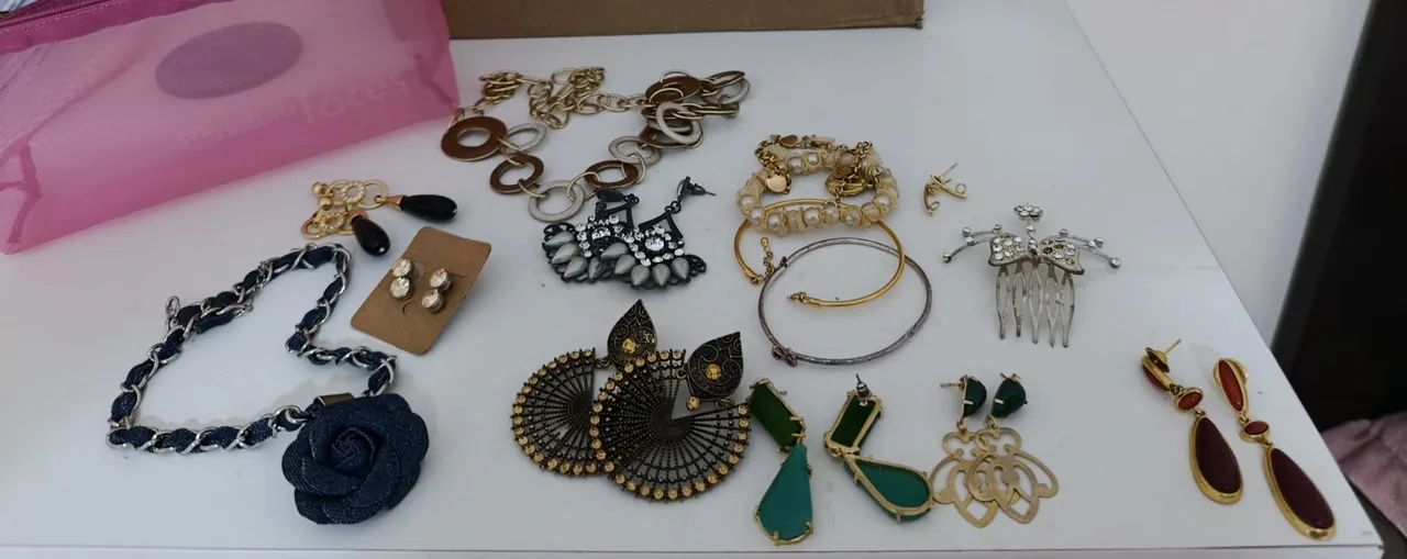 Brincos, pulseiras e colares  - Foto 2