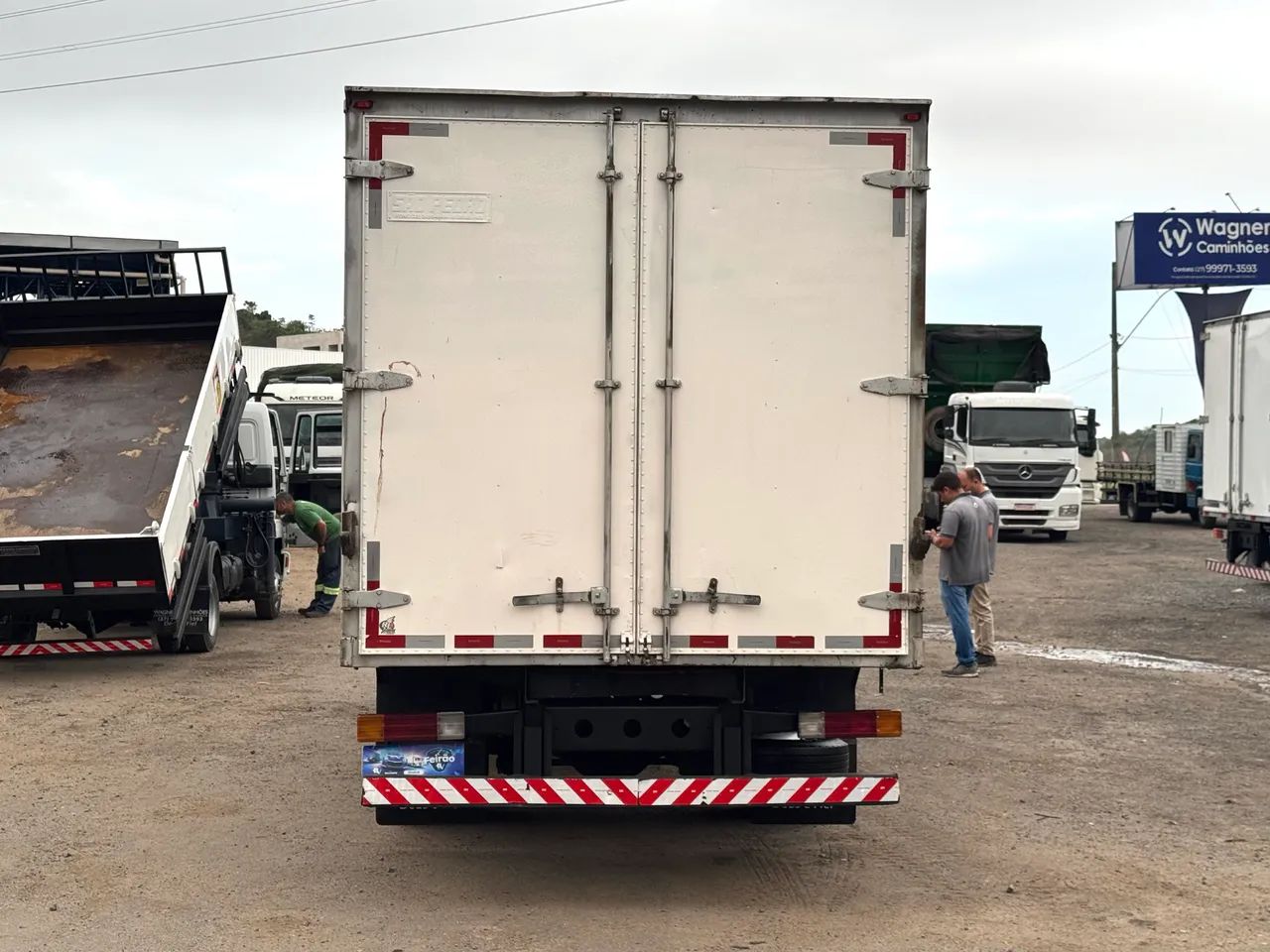 Mb Accelo 815 Ano 2014 - Caminhão 3/4 com baú, único dono, apenas 190.000km disponível - Foto 11