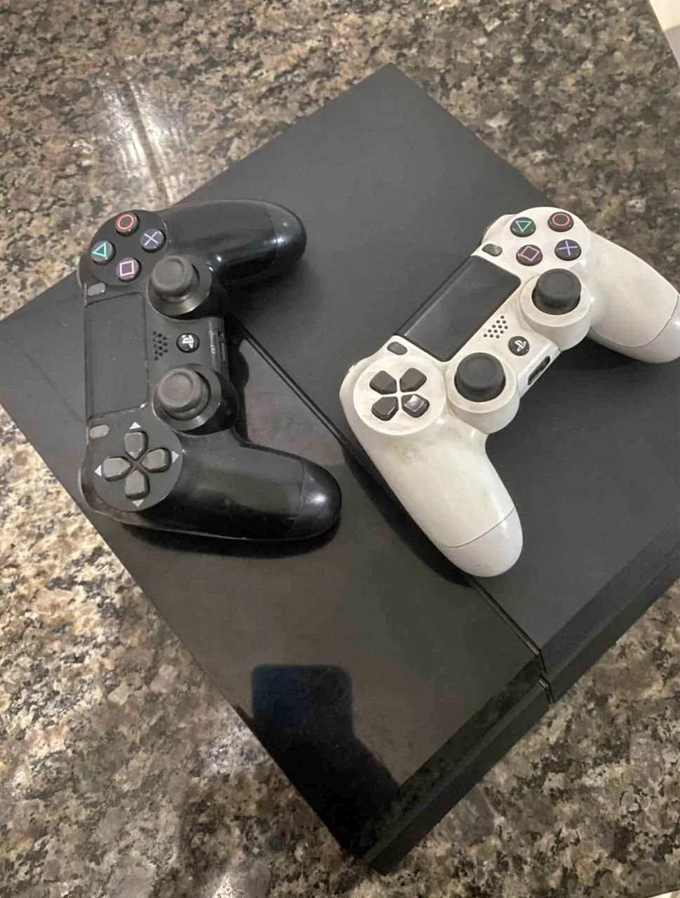 PS4 slim 500gb + 2 controles + 2 jogos