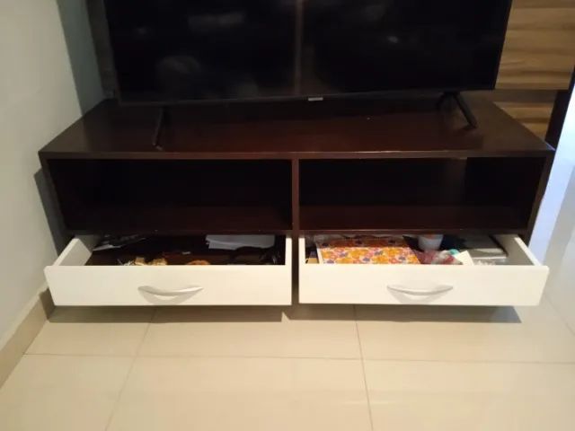 Rack c/ 2 gavetas 2 nichos e rodas em MDF Marrom 48 cm x 136 cm x 52 cm - Foto 5
