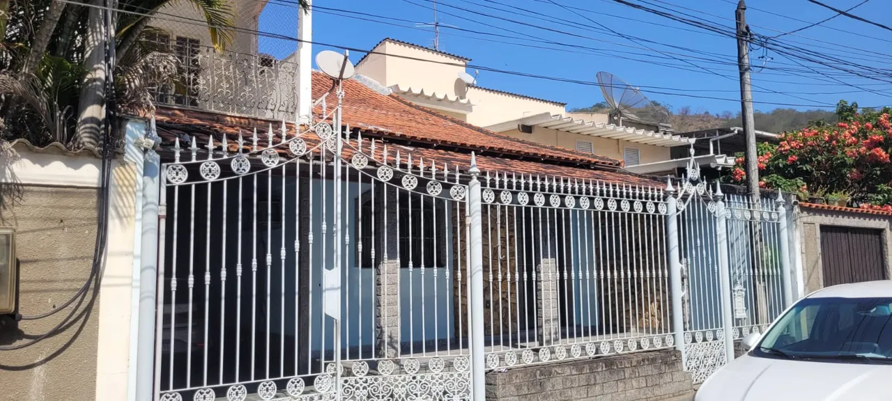 Confortável casa 4 quartos com piscina no Centro de Campo Grande RJ