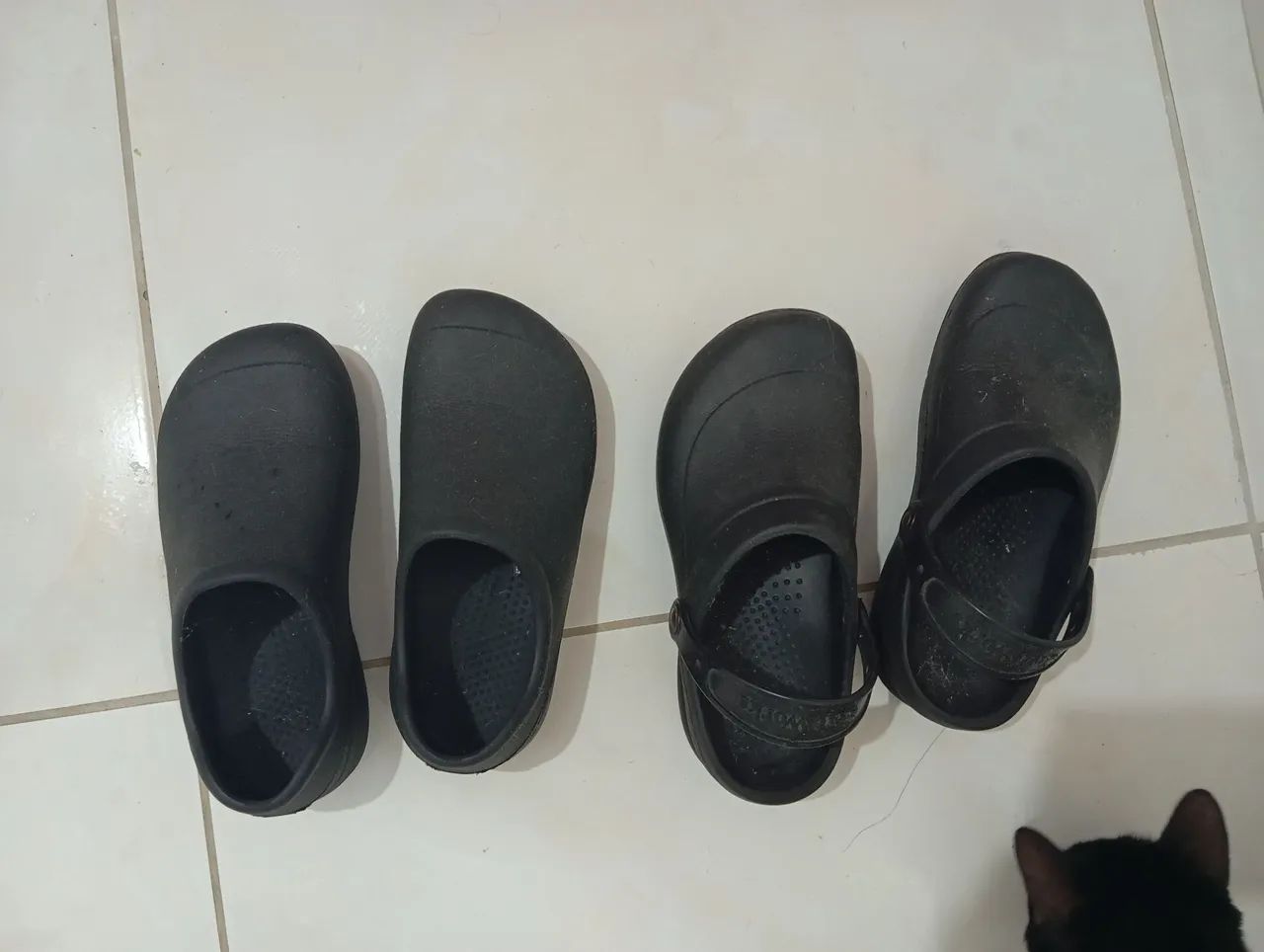 Os dois par de sapato por 90