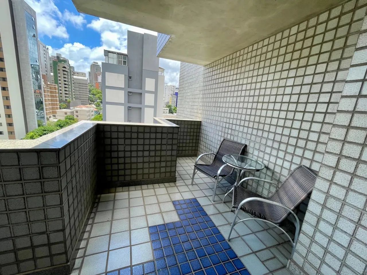 Apartamento de 01 quarto mobiliado com varanda na Savassi - Foto 3