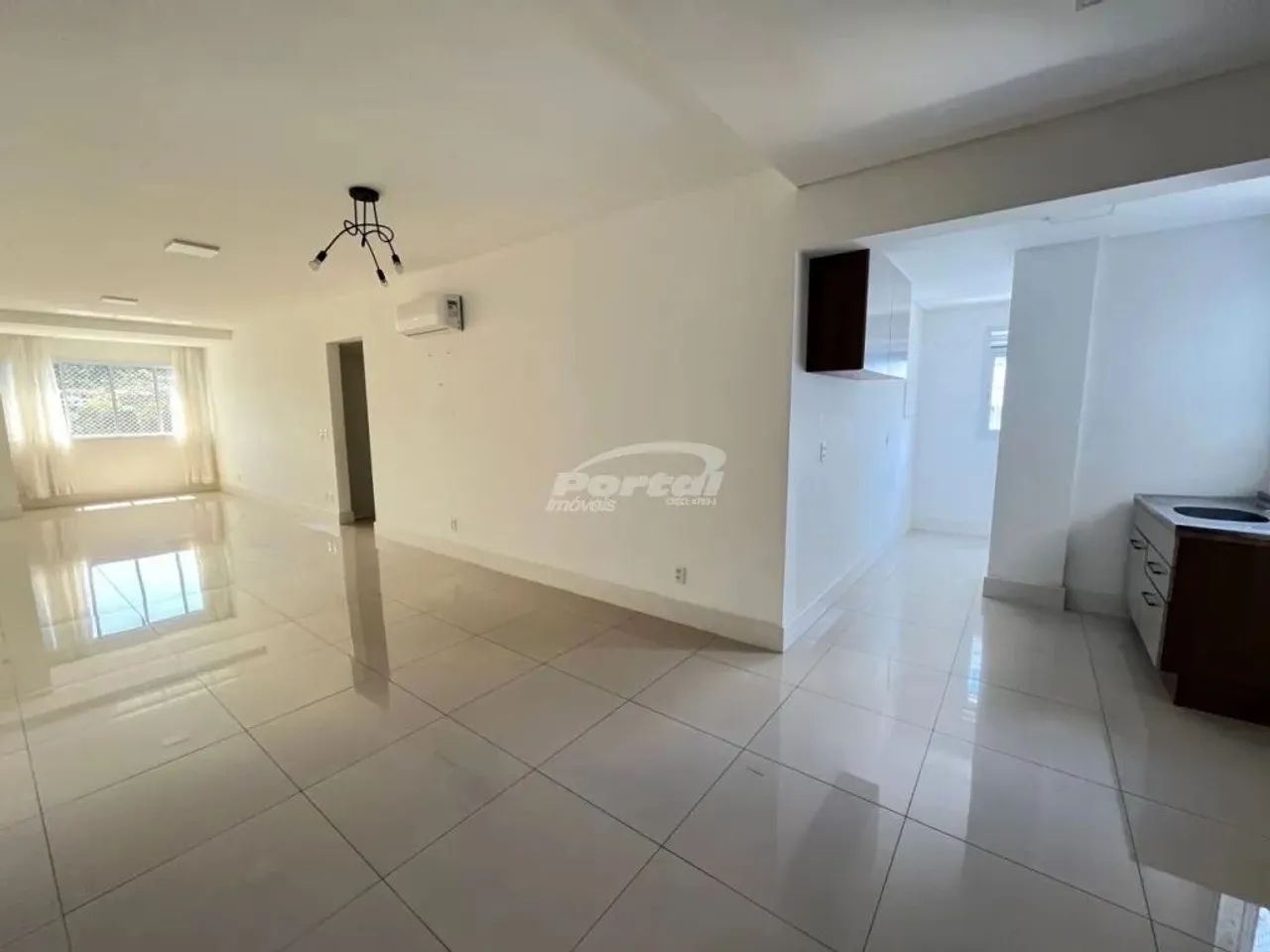 Apartamento com 3 dormitórios sendo 1 deles suite e duas vagas individuais garagem no bair - Foto 3