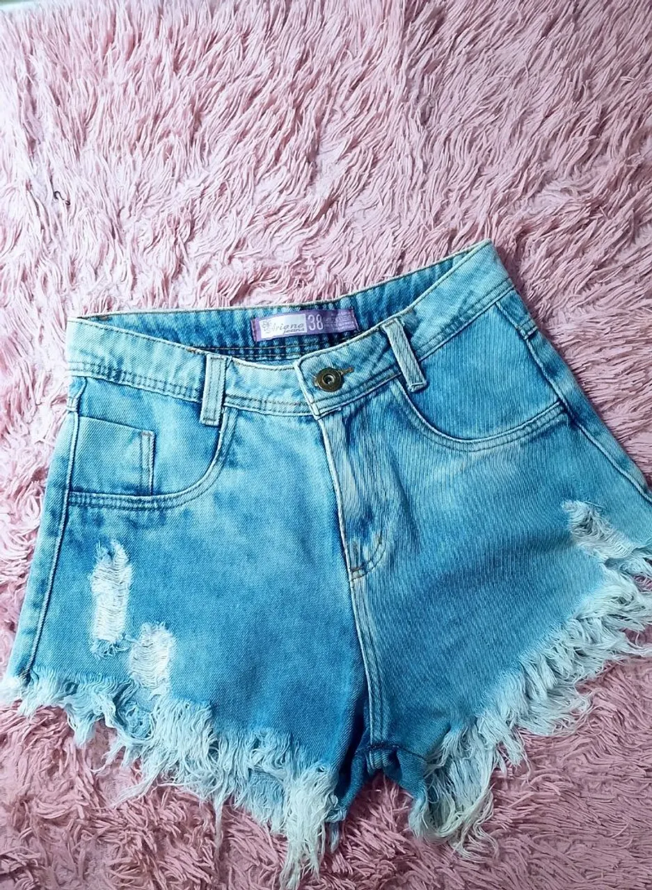 Short Jeans Desfiado - Tamanho 38