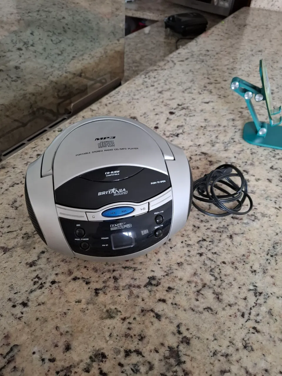 Rádio Portátil Britania BS7 MP3