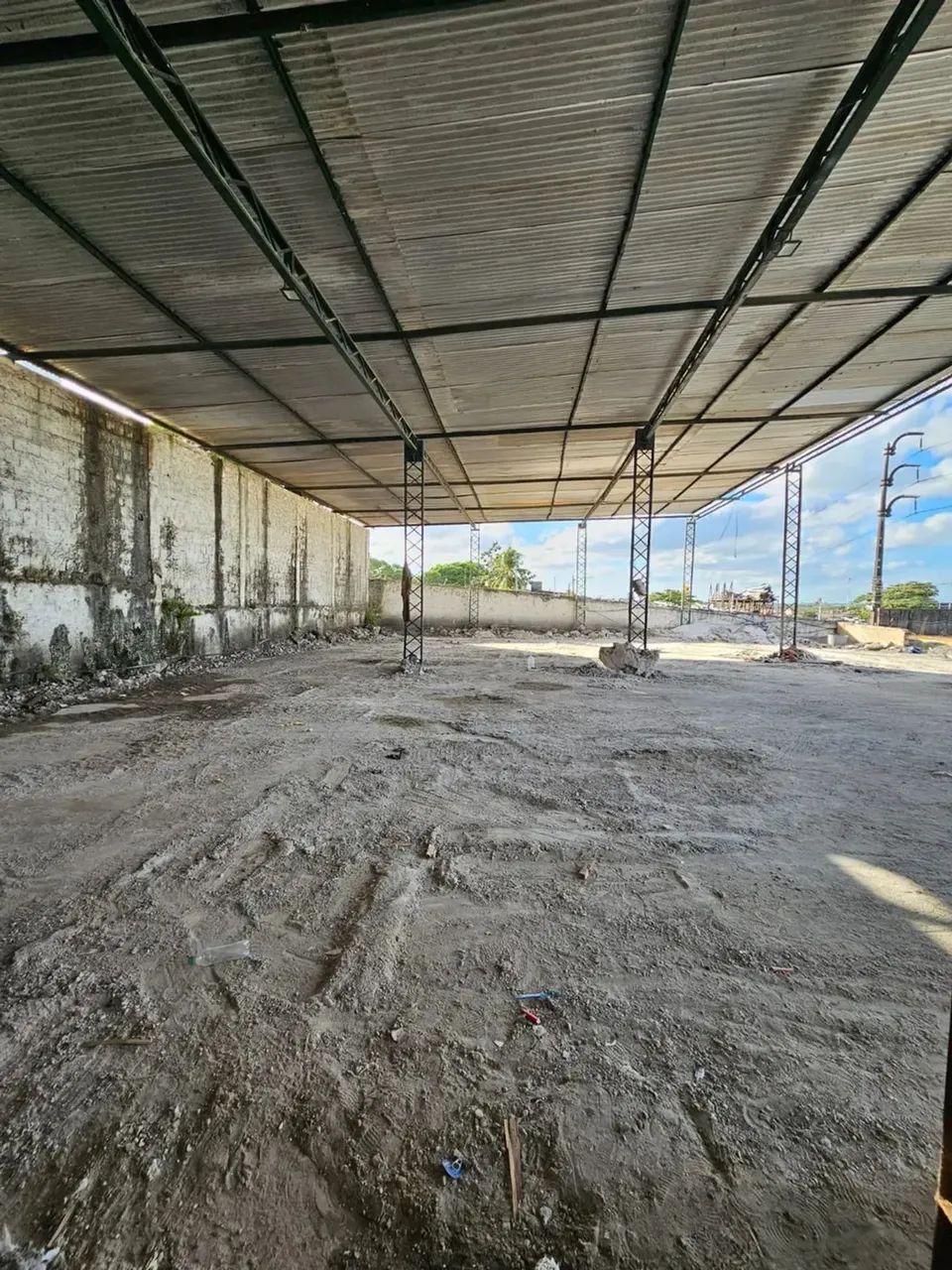 Galpão Baweux  beira pista